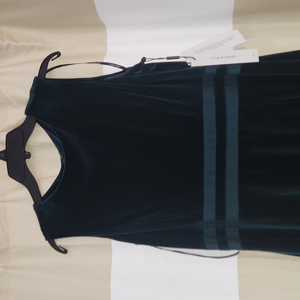 Dress - Picture 2 of 4